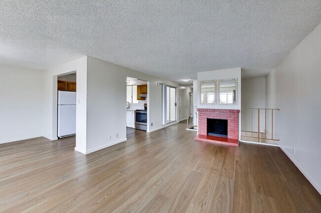 Building Photo - Beautiful 4-Bedroom, 2-Bathroom Daly City Home for Rent