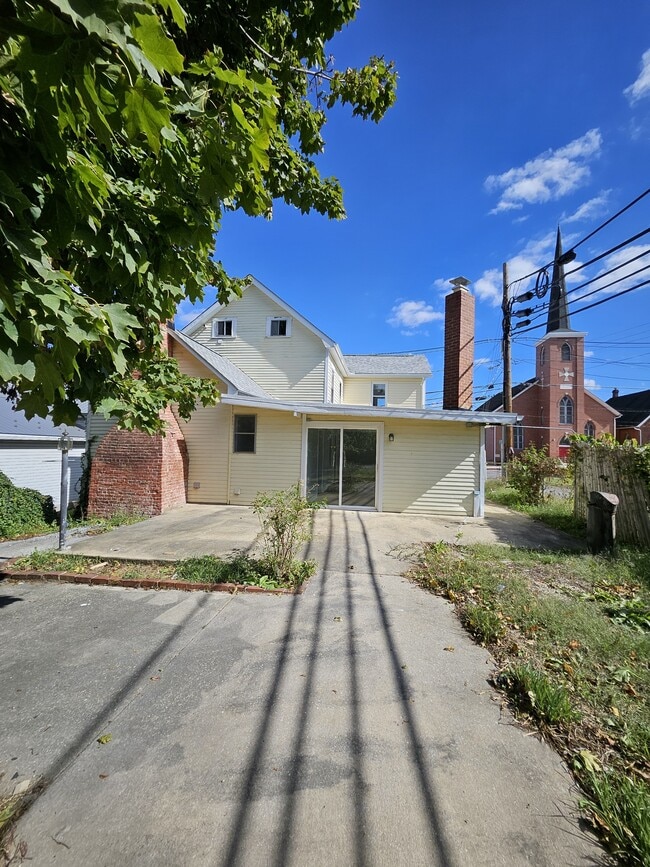 Building Photo - 25 N Main St