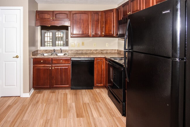 Building Photo - 3 Bedroom in Pike Township