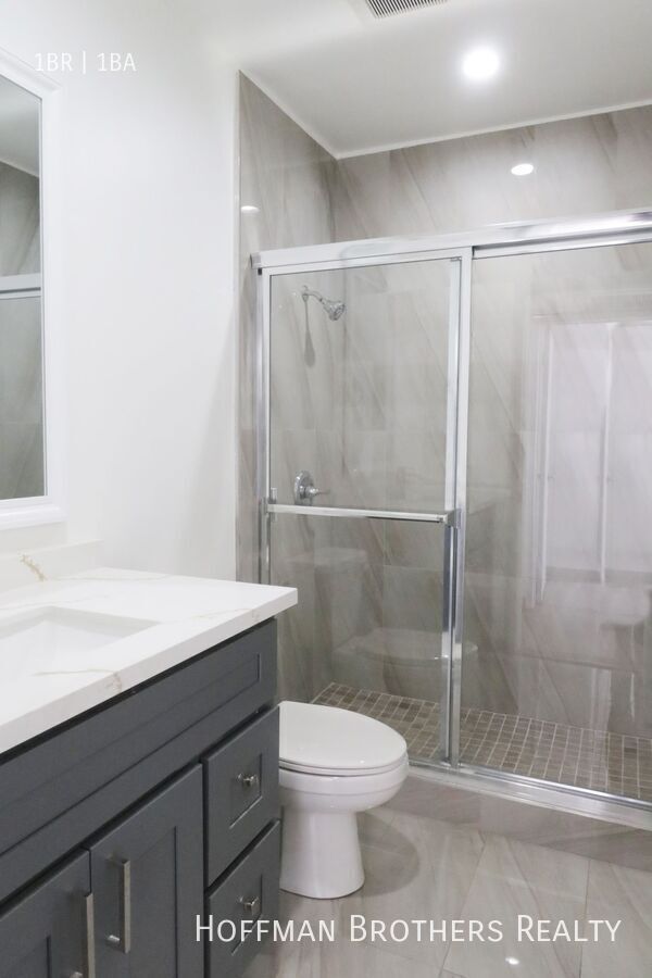 Building Photo - 1603 N Poinsettia Pl