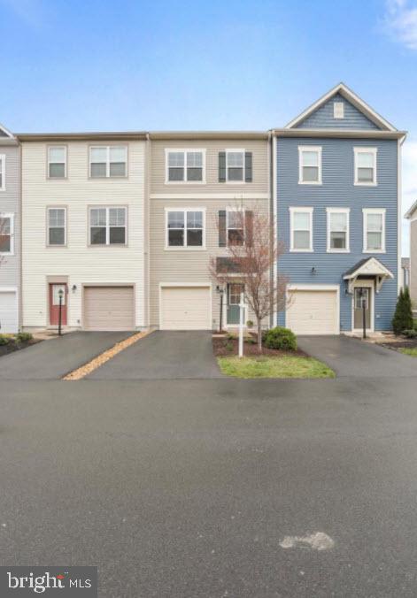 Building Photo - 105 Pintangle Ct