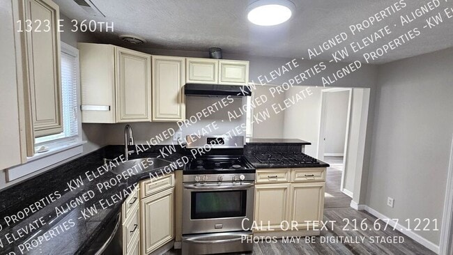 Building Photo - 1323 E 360th-