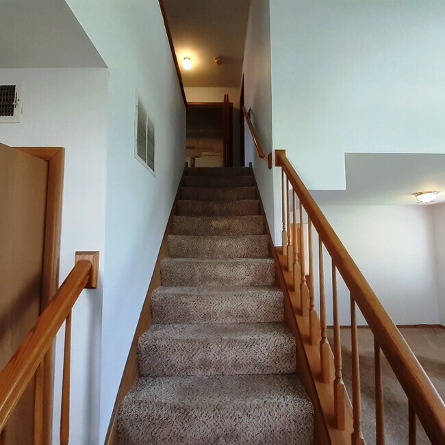 Building Photo - 156 Castlewood Ct