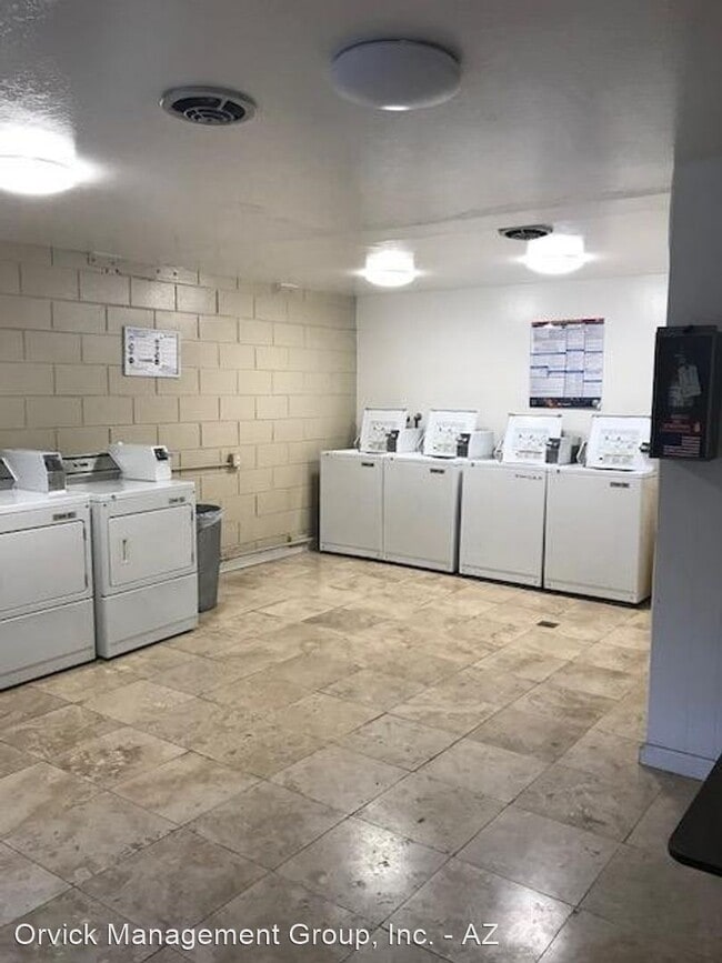 Building Photo - 158 N Sunnyvale Ave