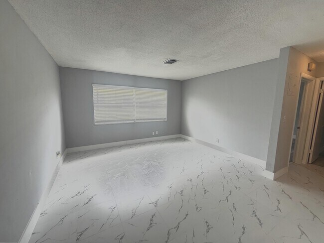Building Photo - 1650 NW 52nd Ave