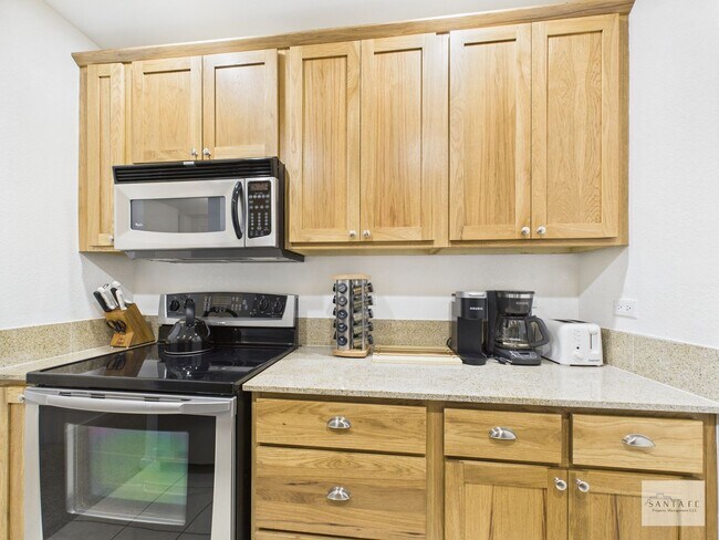 Building Photo - Fully Furnished Condo Available Now!