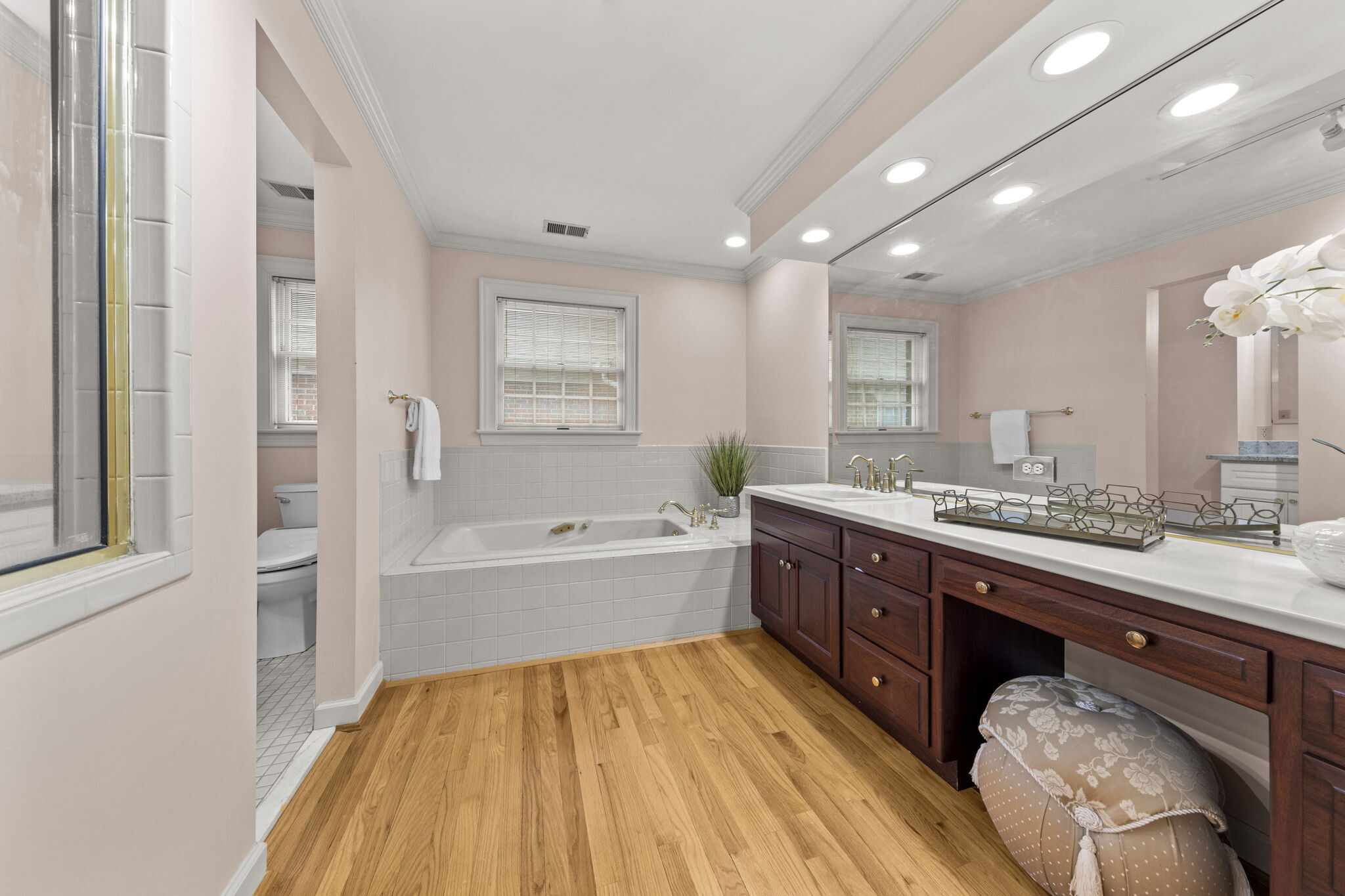 Building Photo - 325 Raleigh Ave