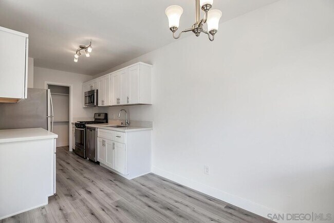 Building Photo - 3516 Del Sol Blvd
