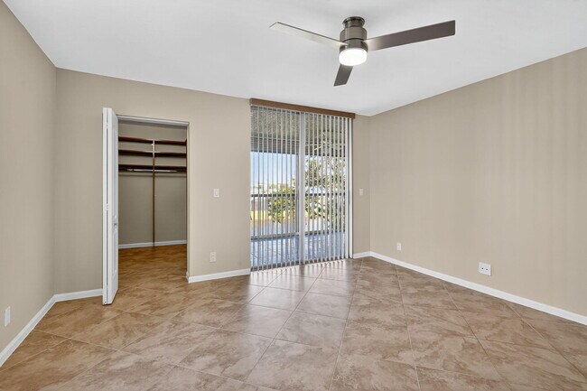 Building Photo - 14747 Cumberland Dr