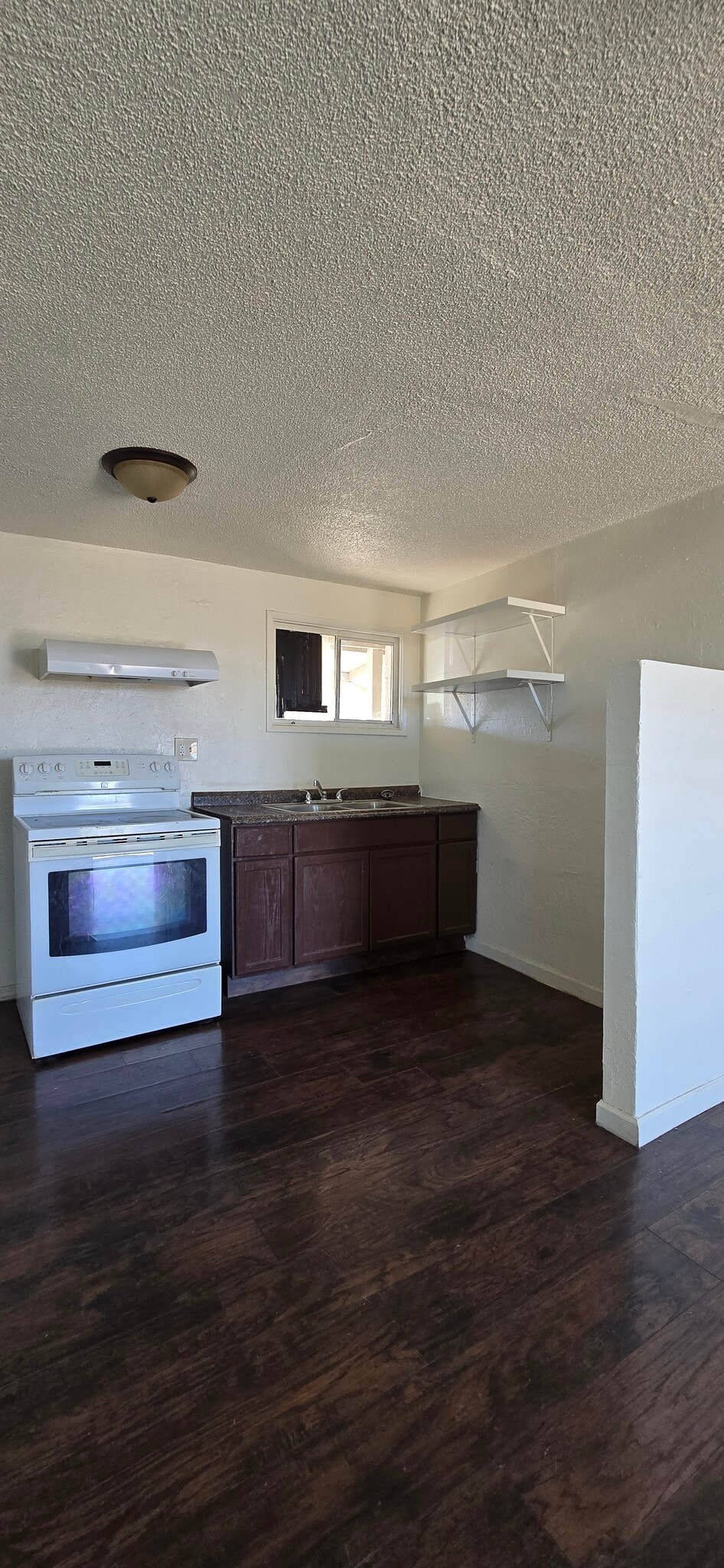 Building Photo - 212 S 93rd Ave