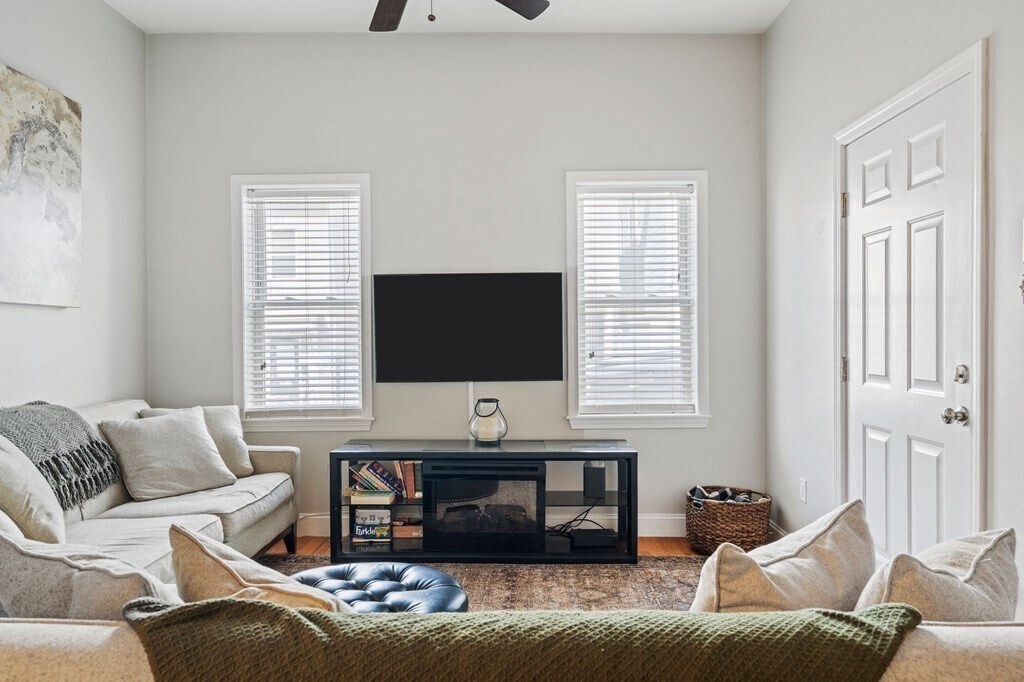 Building Photo - 100 Old Harbor St