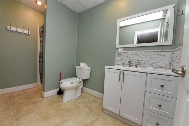 Building Photo - 4607 Enfield Dr