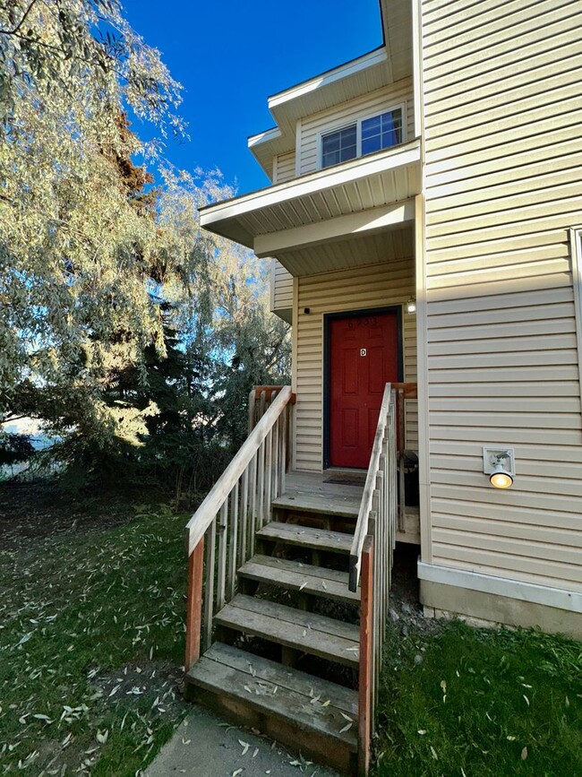 Building Photo - Beautiful Home with heated 2 car garage! C...