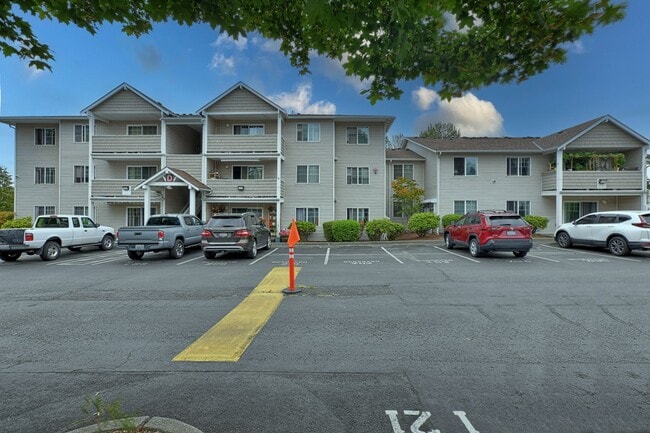 Building Photo - Charming 2-Bedroom Ground-Level Home in Qu...