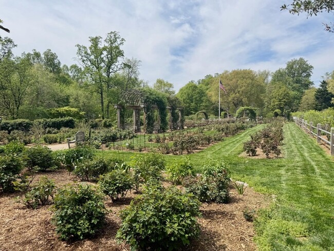 Building Photo - 5736 8th Rd N