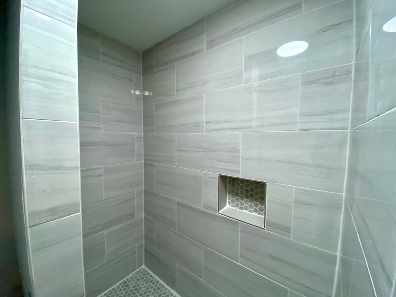 MASTER SUITE Custom Shower - 12765 W Hampton Ave