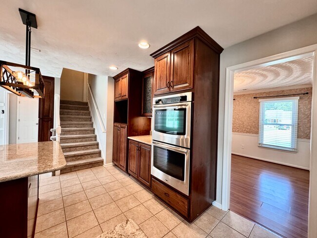 Building Photo - 2309 Cornstalk Ct