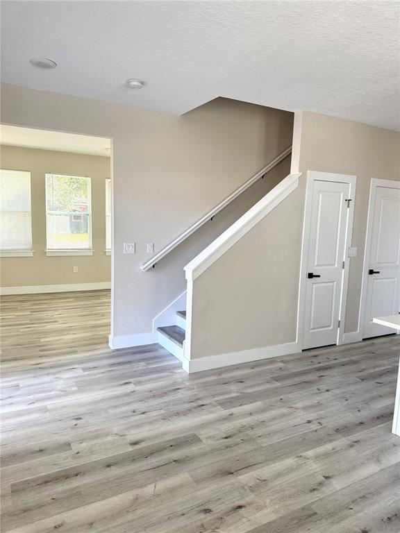 Building Photo - 6900 Dartmouth Ave N