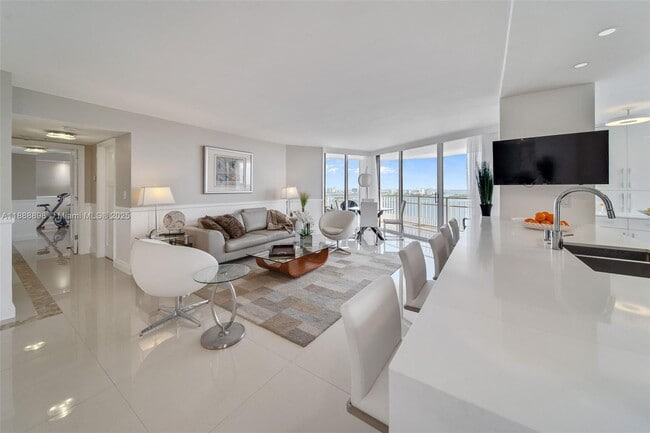 Building Photo - 4000 Towerside Terrace