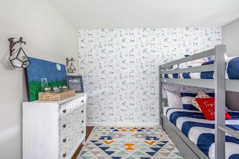 Building Photo - 204 Edgewater Dr