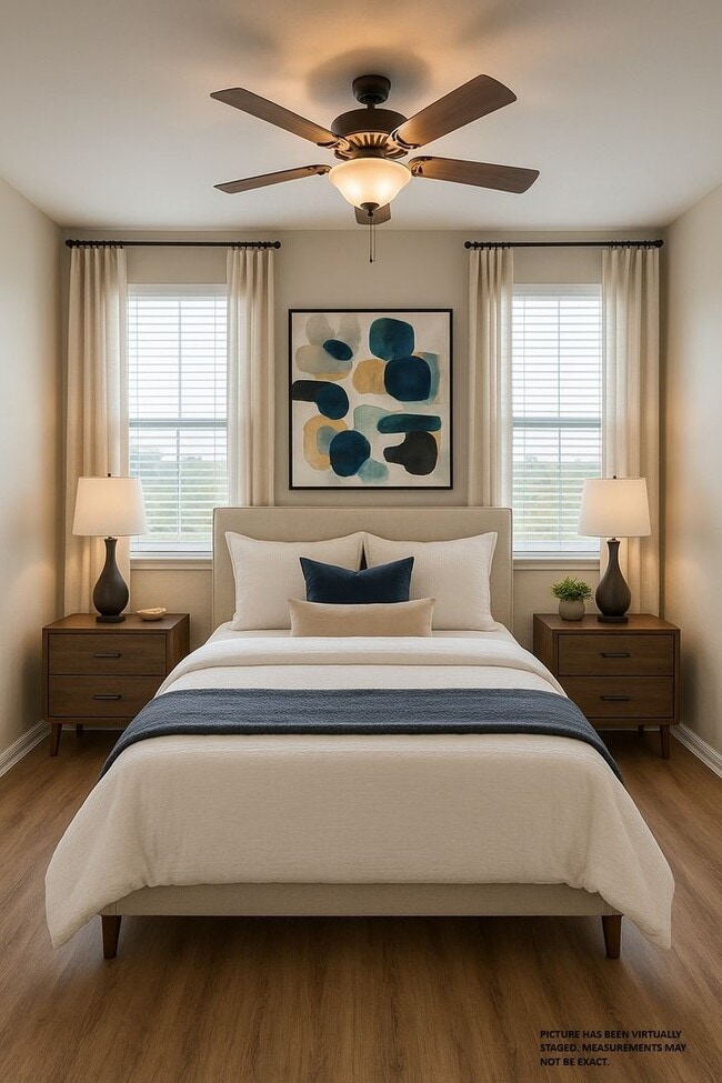 Building Photo - Updated 1x1 Spacious 806 square feet w/balcony on the top floor!