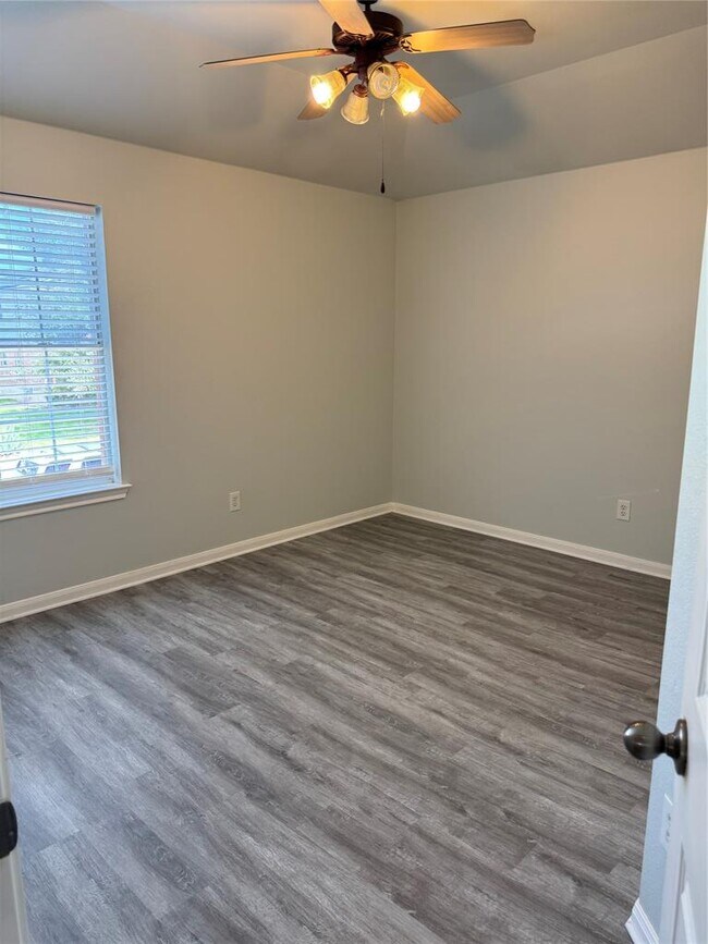 Building Photo - 2306 Brookhollow Terrace
