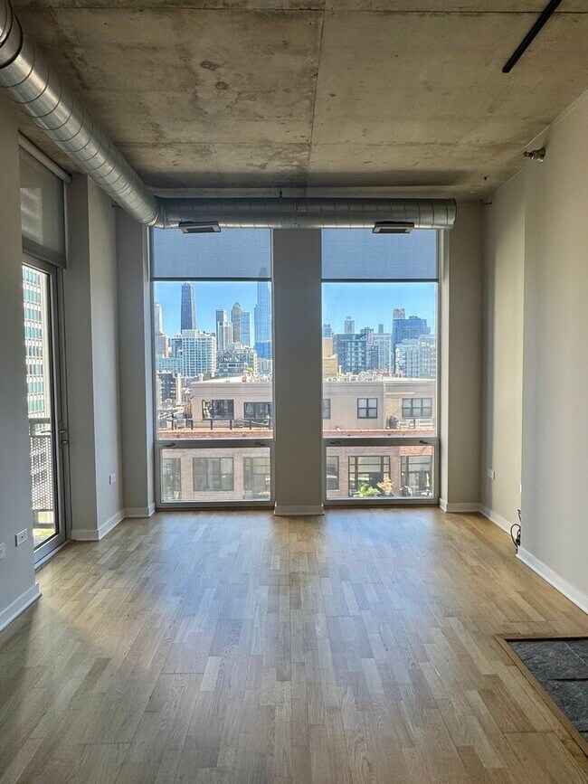 Building Photo - 720 N Larrabee St