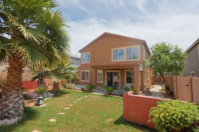 Building Photo - 14878 W Bloomfield Rd