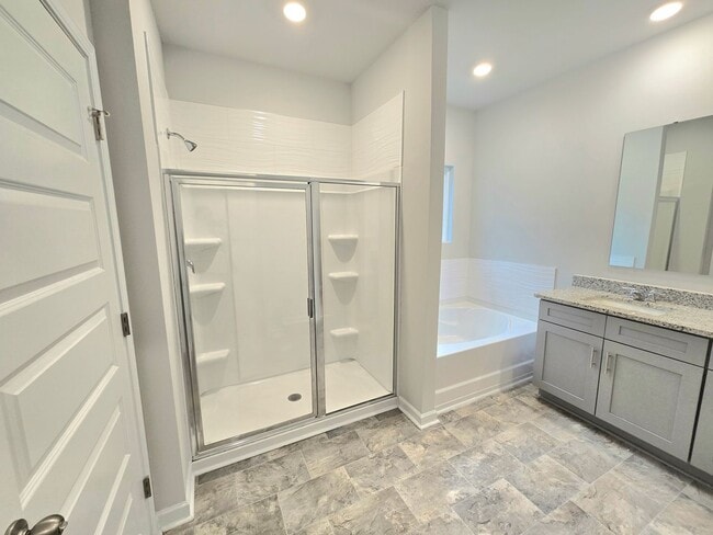 Building Photo - 4828 Southwind Rd