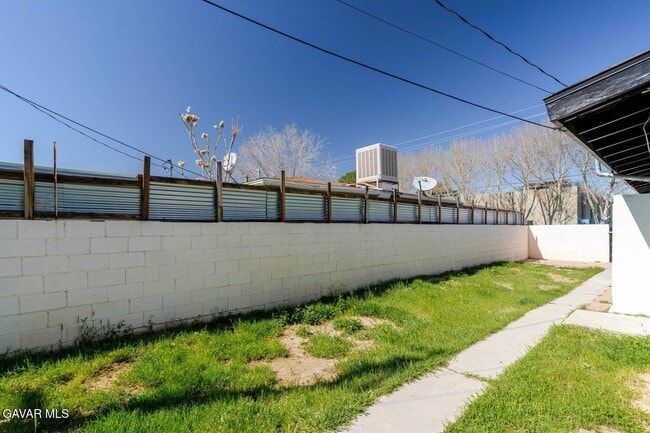 Building Photo - 44961 5th St