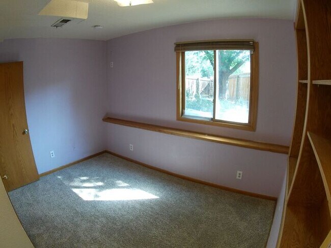 Building Photo - Fantastic 4 bedroom House