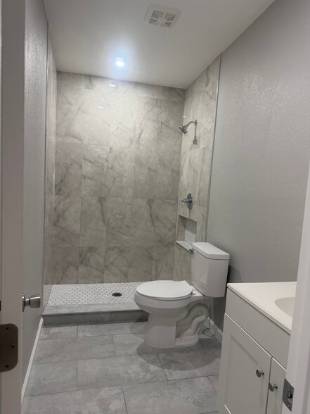 Building Photo - 3040 Fletcher Ave