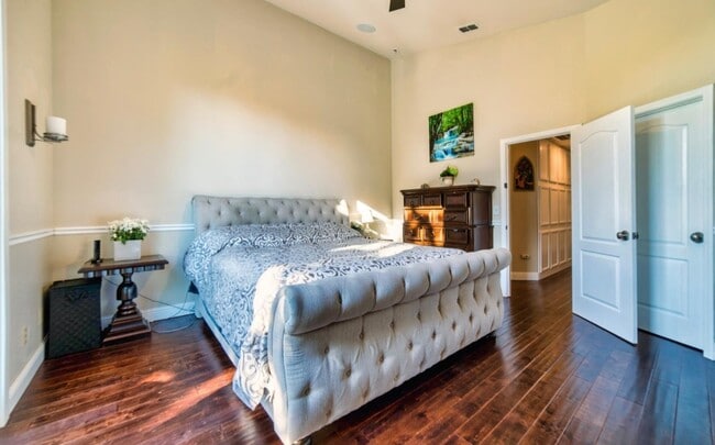 Building Photo - 3293 Woedee Dr