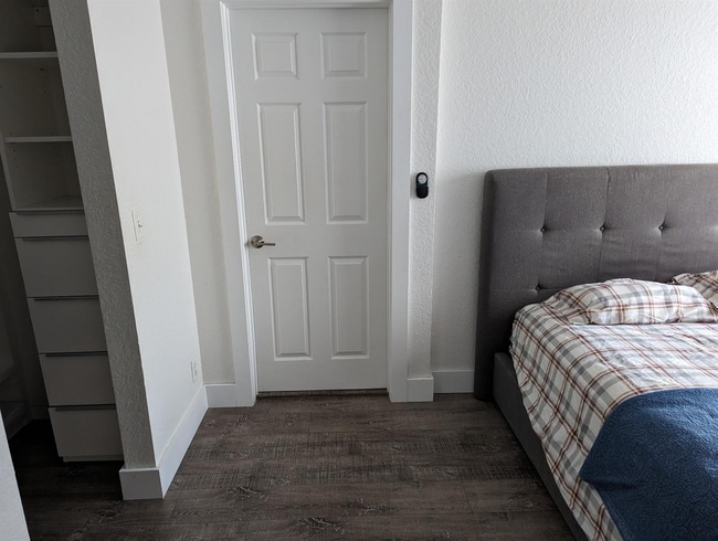 Building Photo - 4102 Forest Dr