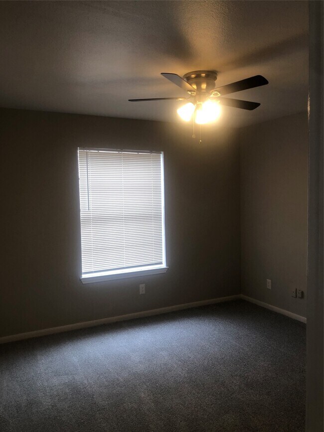 Building Photo - 14600 Fonmeadow Dr