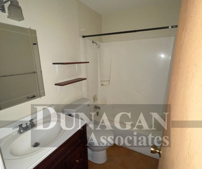 Building Photo - COMING SOON 2 Bedroom - 2 Bath Condo