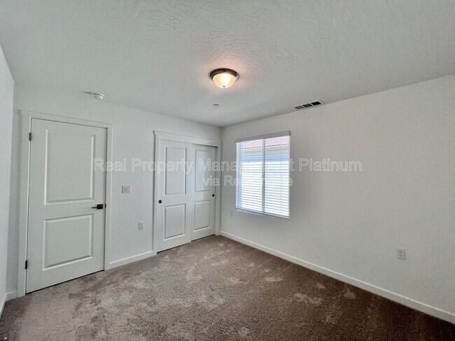 Building Photo - 2903 E Tierra Dr