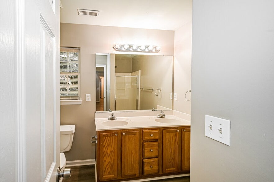 Building Photo - 5833 Lawn Meadow Dr