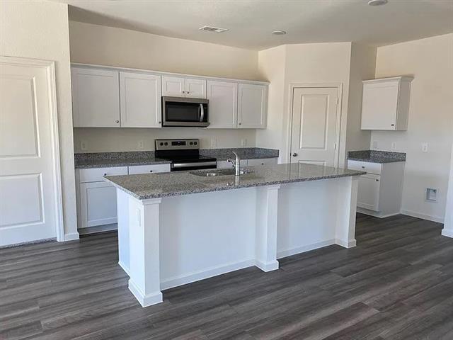 Building Photo - 760 Richmond Dr