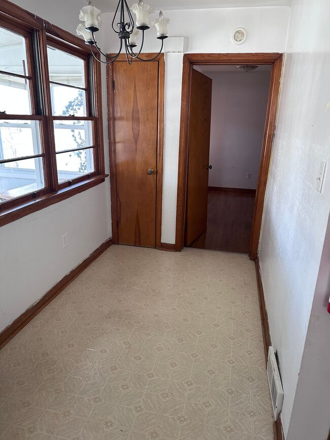 Building Photo - Bellefonte single family home available now!