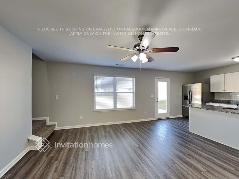 Building Photo - 301 Nutwood Trce