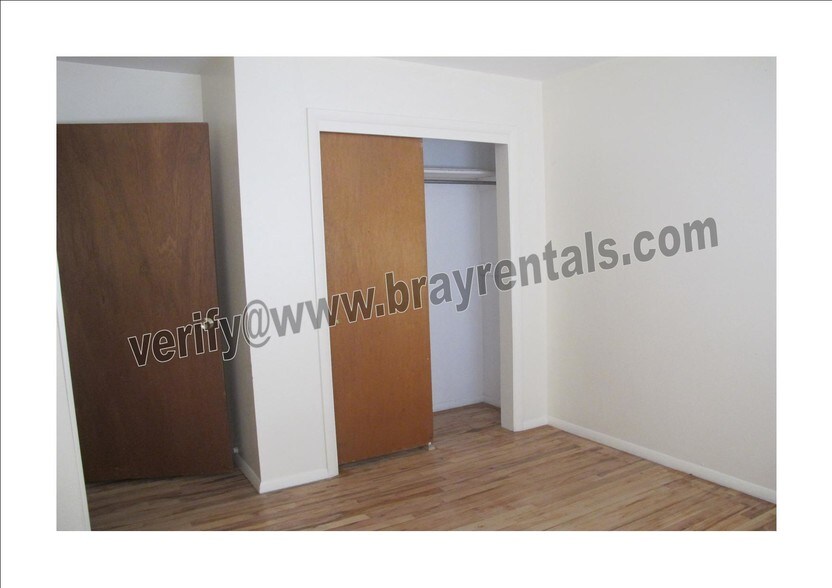 Building Photo - 1447 Kennedy Ave
