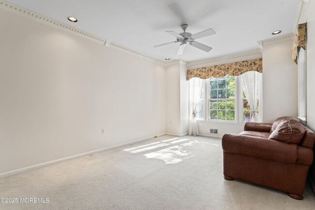 Building Photo - 5 Mulberry Ln