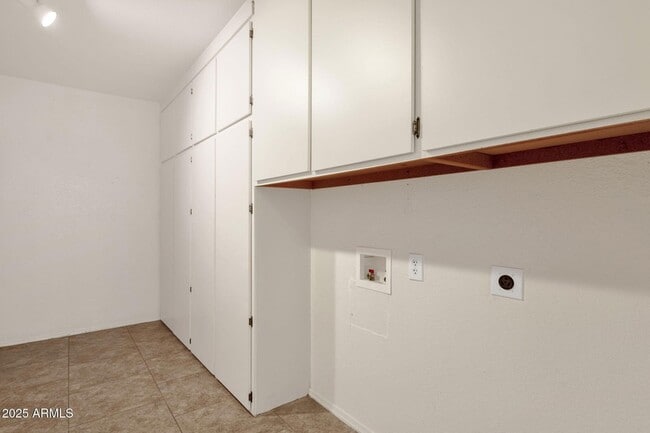 Building Photo - 6942 S Championship Dr