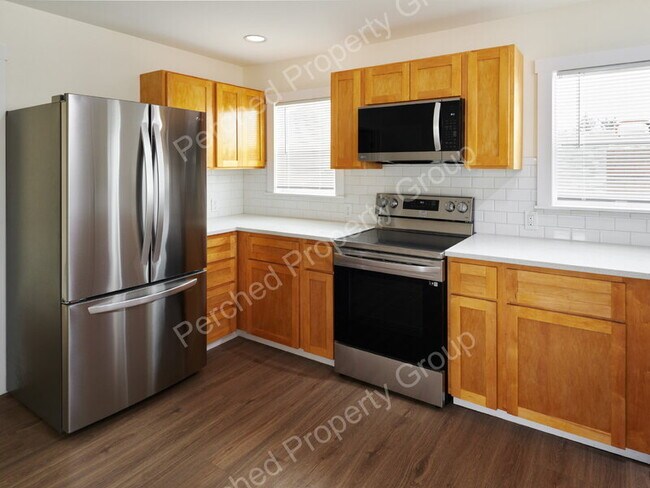 Building Photo - 7134 N Amherst St