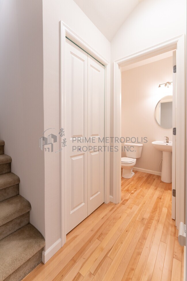 Building Photo - 8322 137th Ct NE