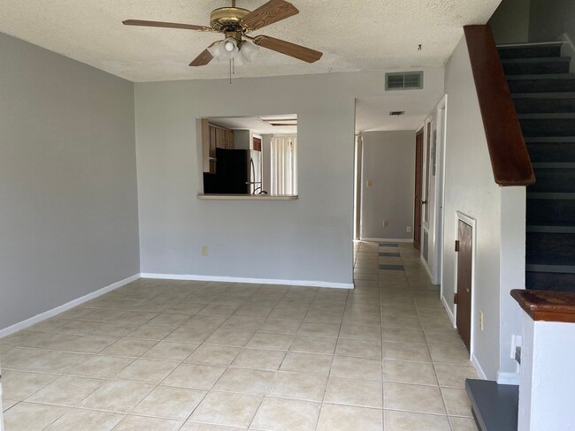 Building Photo - 2 br, 2.5 bath House - 12130 PEPPERDINE PL