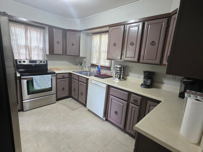 Building Photo - 2350 S Erie St