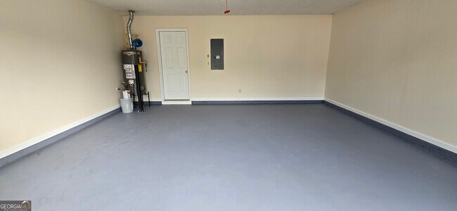 Building Photo - 2 Mill Ridge Pl