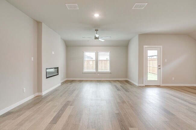 Building Photo - Brand New Build Near Alliance Airport!